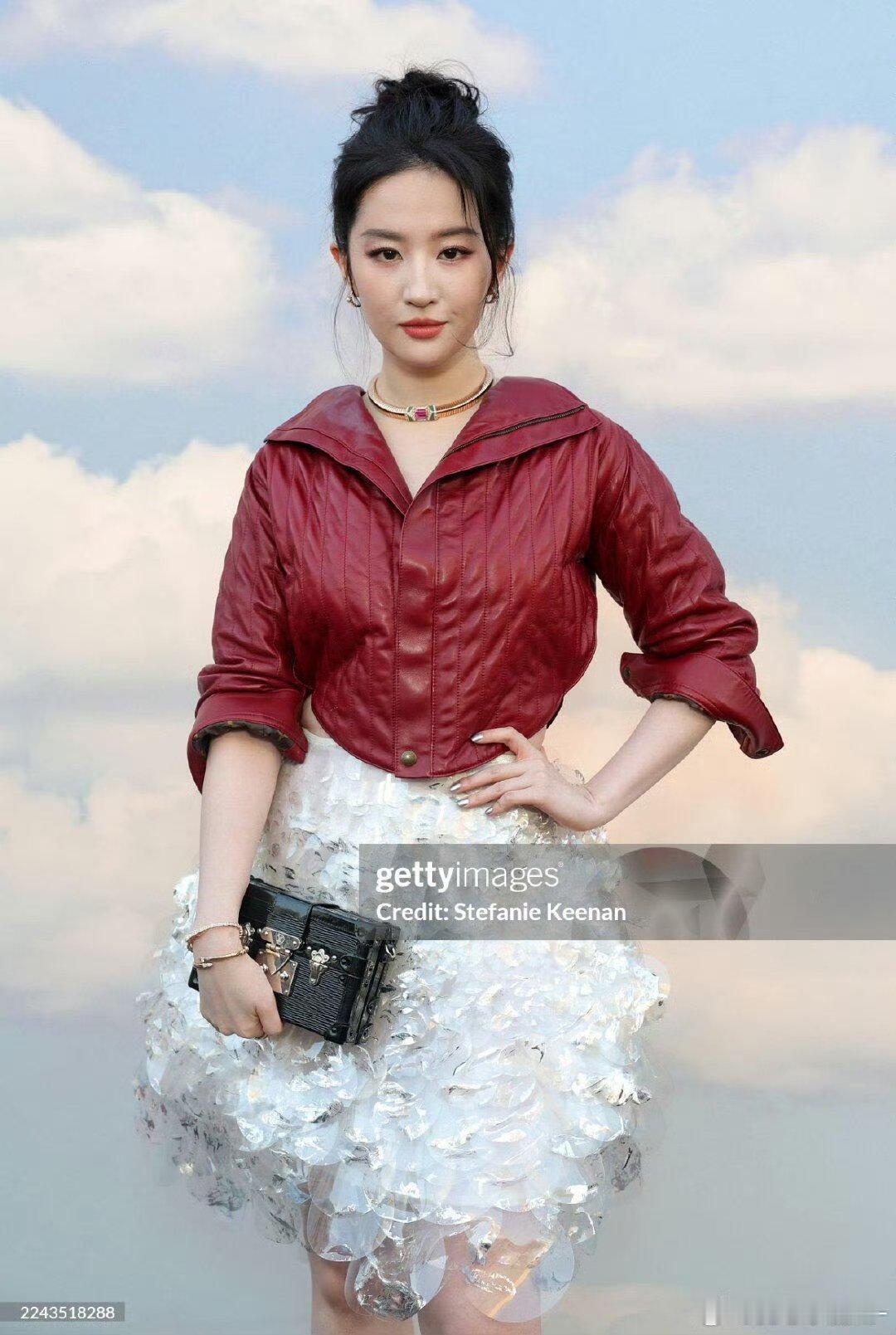 刘亦菲外媒镜头 刘亦菲外媒镜头刘亦菲[超话] ​​​
