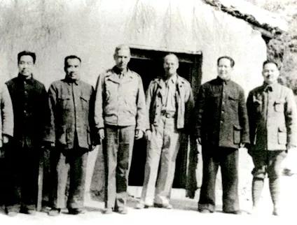 珍贵的历史老照片。
一张珍贵的历史照片，这是一张1947年朱德到华北
历史的记忆