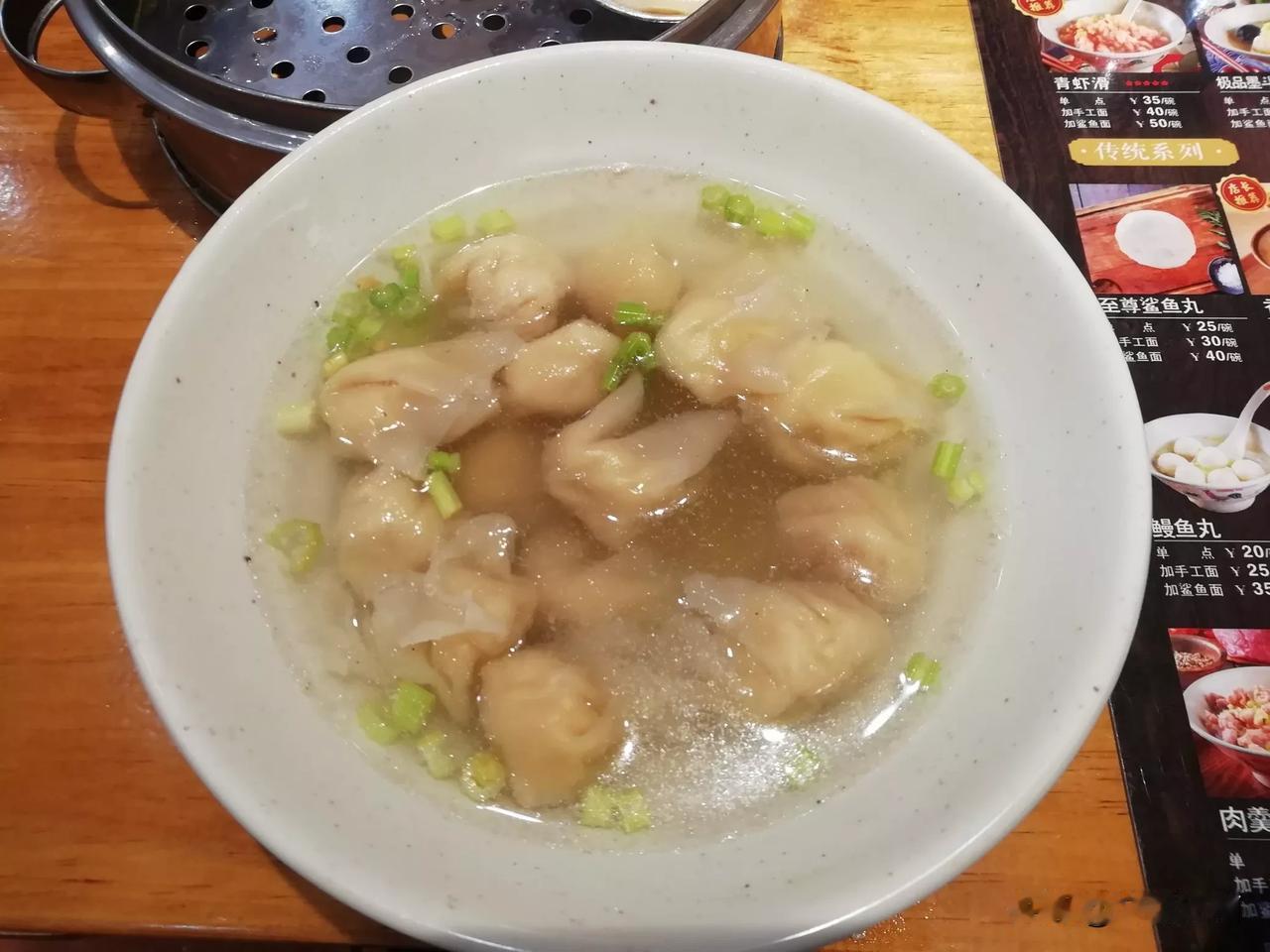 厦门这座海滨城市，鼓浪屿旅游是这个城市的名片，是否能恢复往日的繁华，关键是的饮食