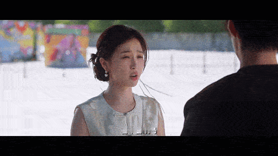 这下连漂移都是爱你的形状了好好好！你们两个着表达爱意的方式真的是绝了啊！姜暮和靳