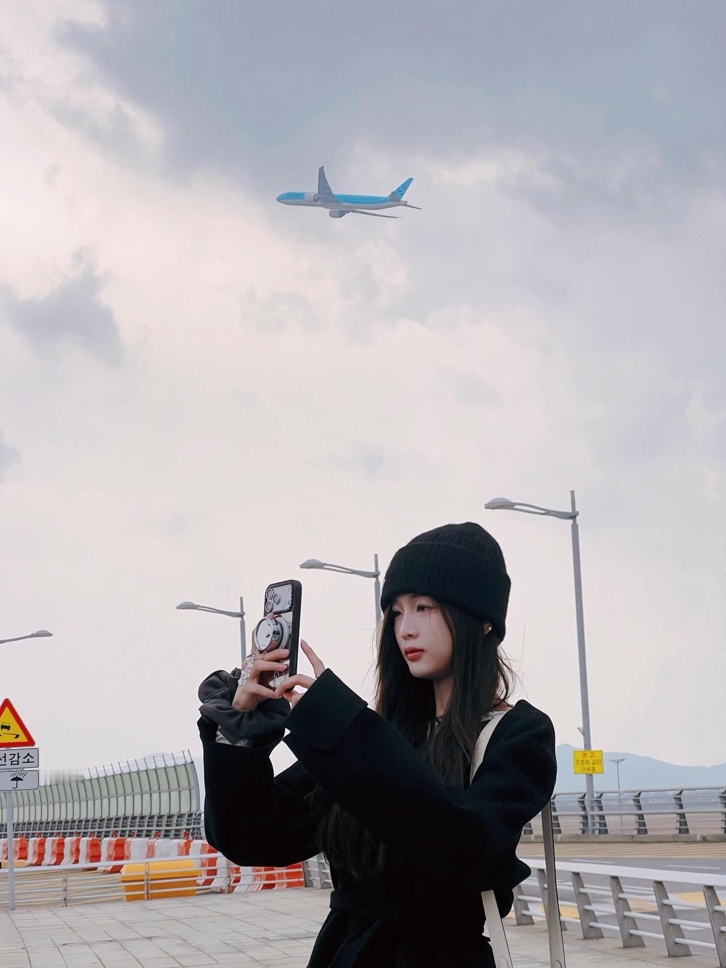 wxy 更新ins咯“안녕👋🏻”看起来是回国啦！