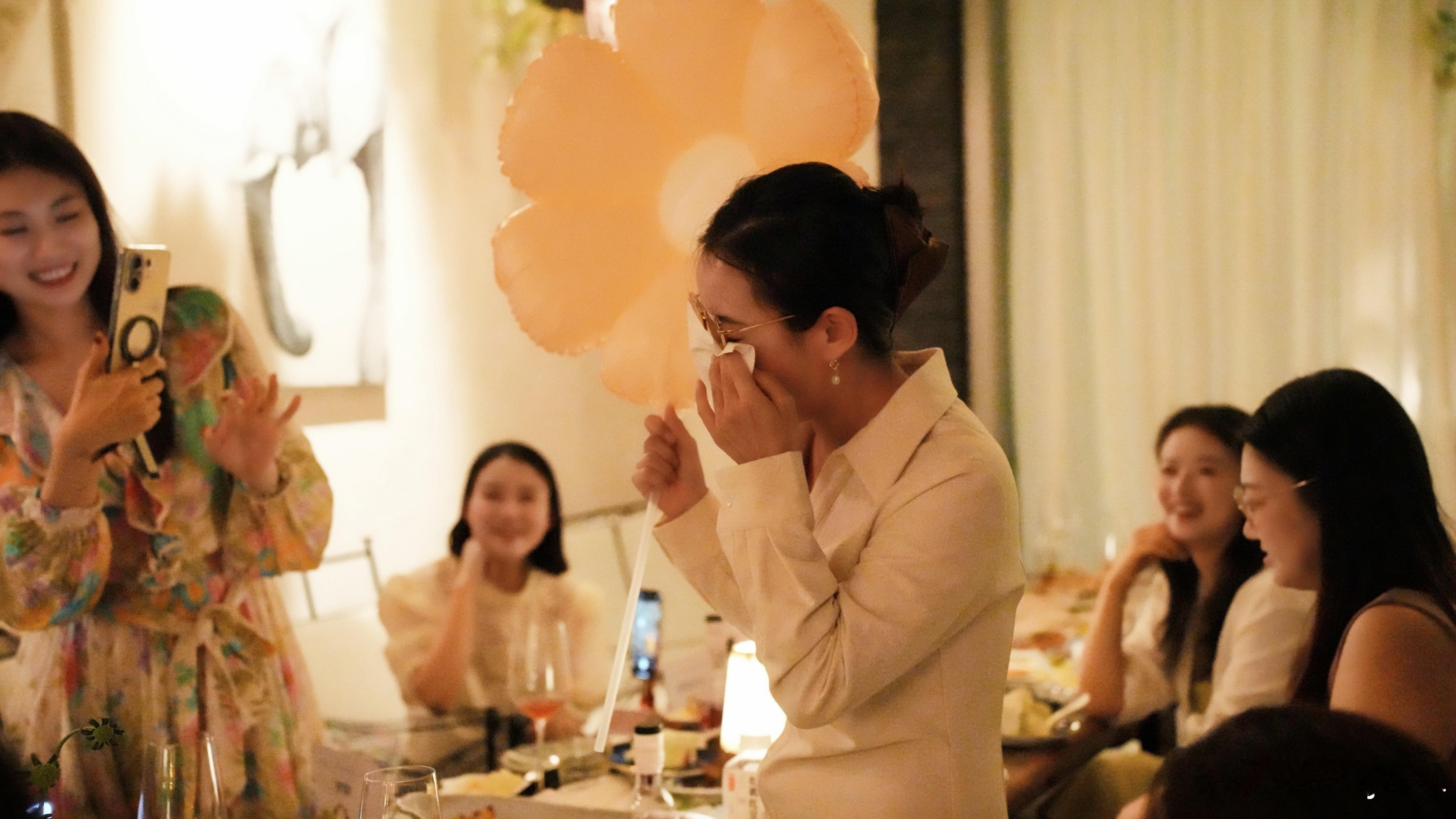 七夕也是乞巧节，是属于勤劳聪慧上进的女性们的节日。所以。今天想特别夸夸我团队一位