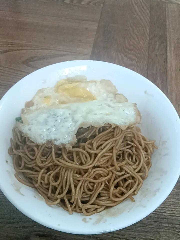 感冒稍微好转，鼻涕基本不流了，可换成了嗓子疼、咳嗽，头还一阵阵发晕。
明明身体已