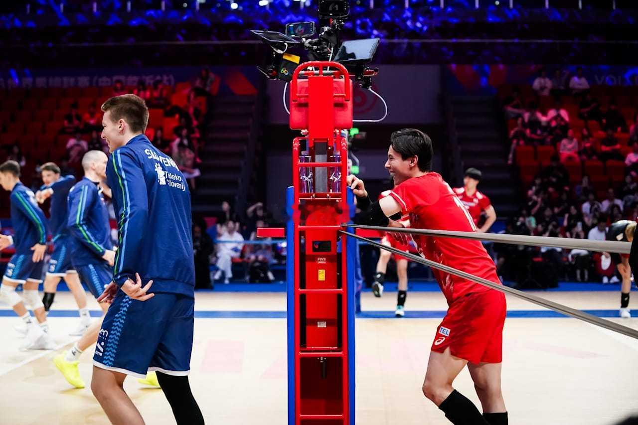 斯洛文尼亚男排1-0日本男排第一局技术统计总得分：27-25进攻：16-15拦网