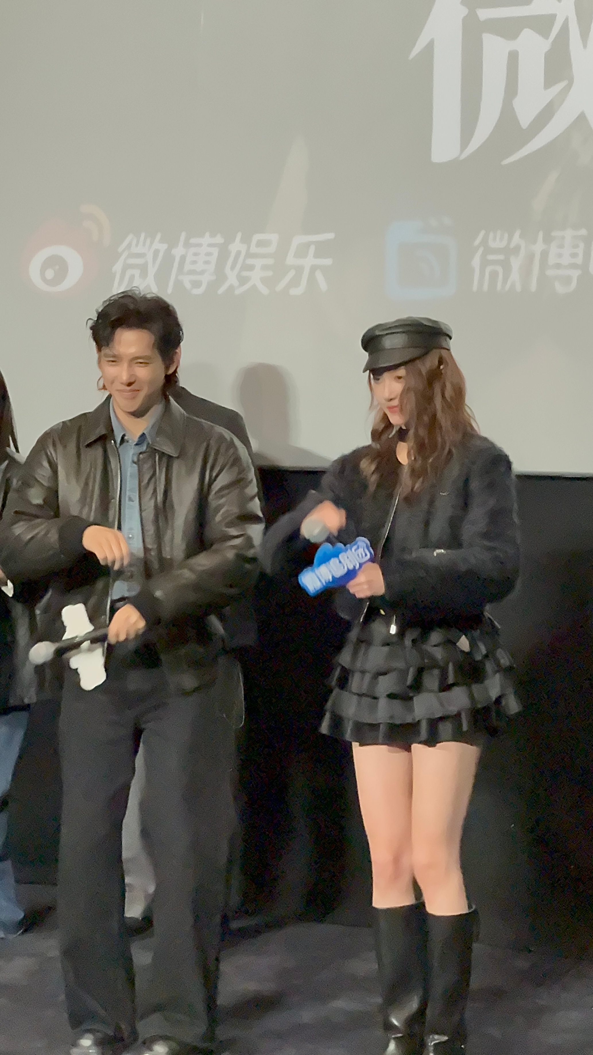 #关晓彤王安宇跳晚安大小姐# ​​​