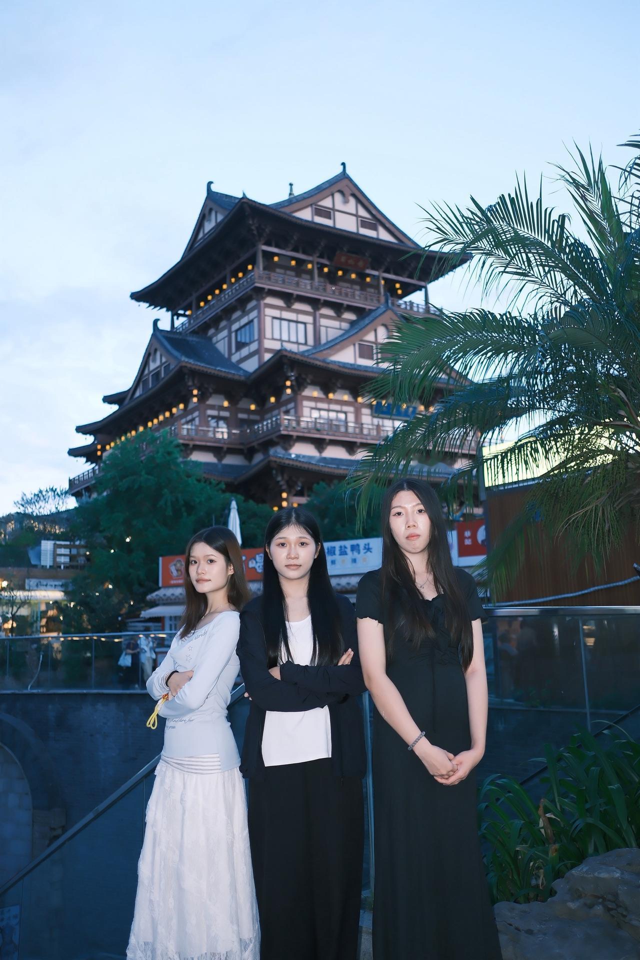 古镇，打卡龙城阁独属于古建筑的氛围感 古建筑才是真震撼 好友结伴旅行 闺蜜