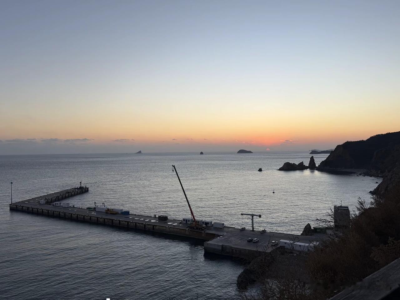 去赶海吧，在潮汐的节奏里，找回那份最本真的探索之乐与收获之喜。当潮水退去，大地便