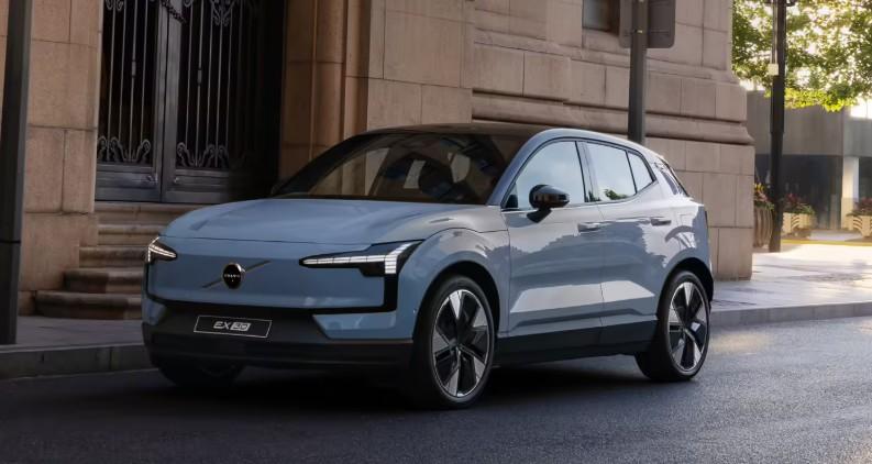 2026款沃尔沃EX30今天悄咪咪上市了，价格倒是挺有“诚意”——限时尊享价15