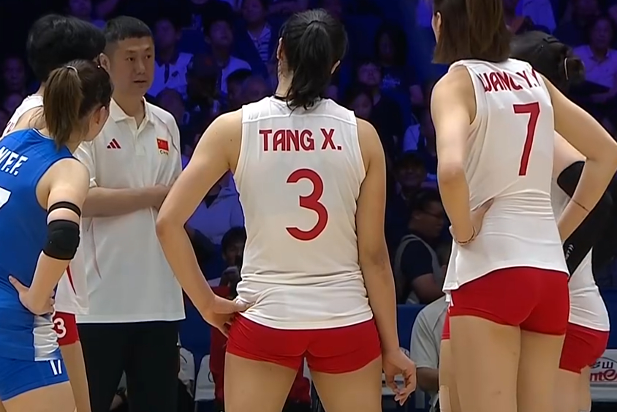 中国女排3比2泰国女排 首胜！2026世界女排联赛南京站，中国女排拿下决胜局，3