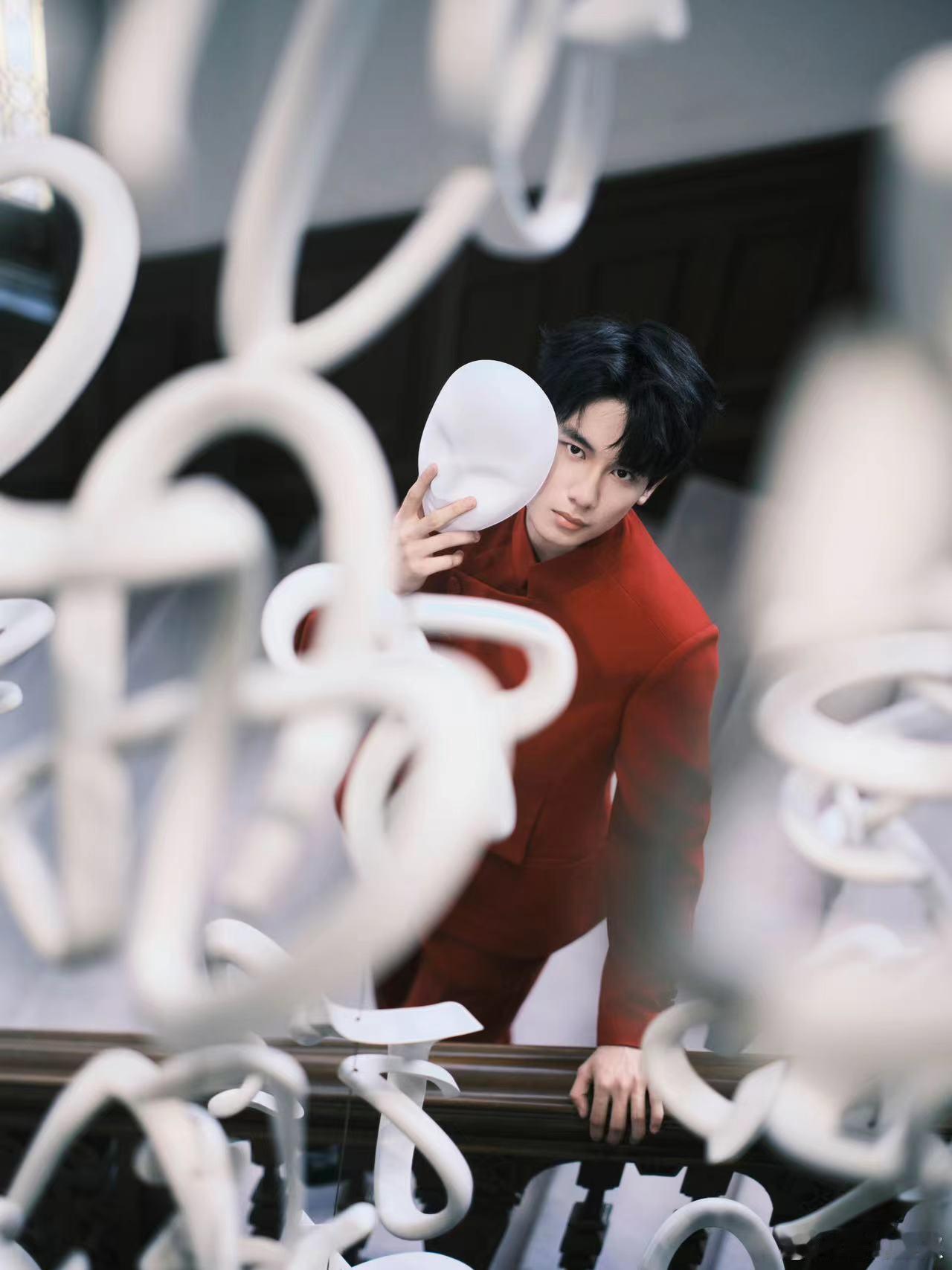 #乌尔善 选角# 影版《异人之下》选角里张楚岚还是挺贴的，之前胡先煦演的棋魂就收