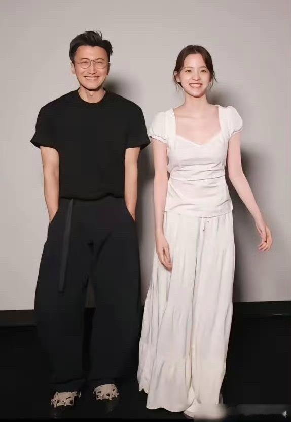 谢霆锋真的是做到了，让另一半放心啊！ 