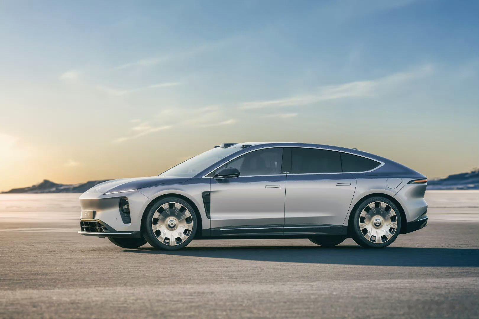 昨天的工信部公告中，也出现了蔚来的ET9 Horizon Edition。这辆车