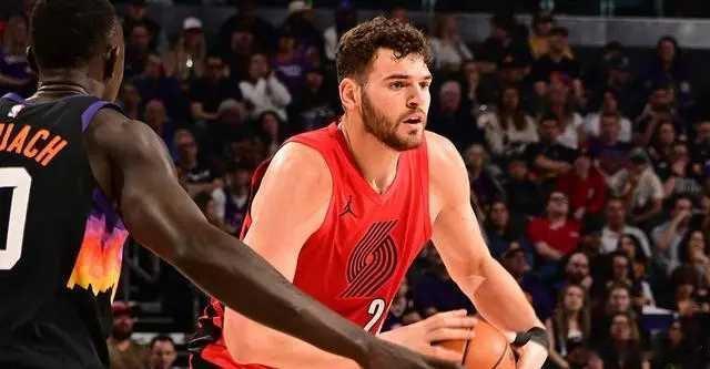 北京时间2月23日，NBA常规赛继续进行。开拓者第三节最大领先20分，最终客场9