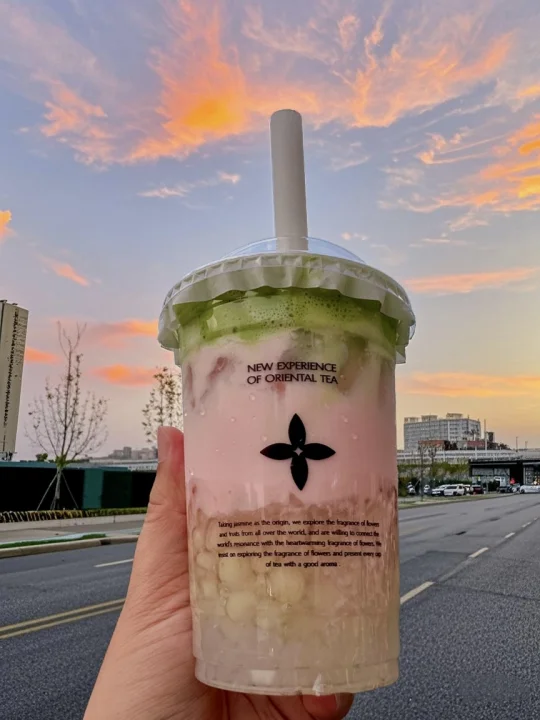 交换奶茶！今天喝粉粉的💕