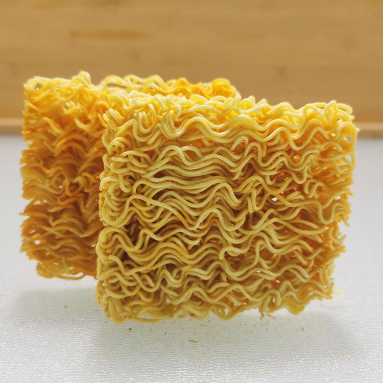 方便面其实起源于中国惠州，发明人是清朝惠州知府尹秉绶。
      尹秉绶不但是