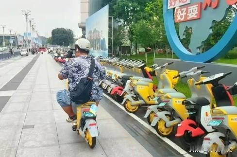 “歧视”胖子？230斤小伙骑共享电单车被强行断电！平台回应：禁止多人骑行
 
近