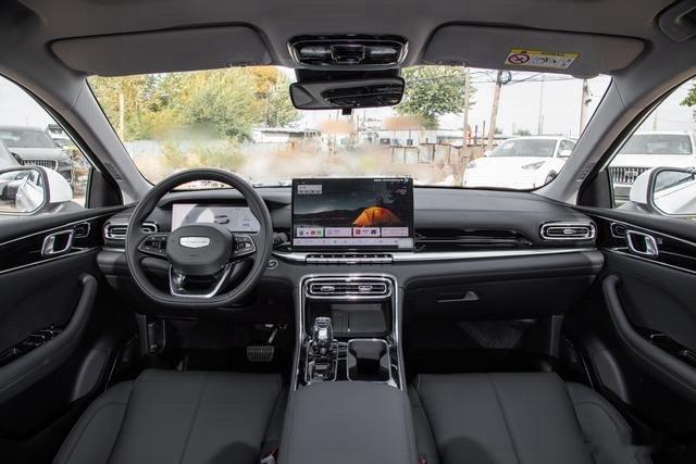 第5代吉利帝豪的预售节点终于定了——11月5日开启预售，还同步启运商品车，这“上