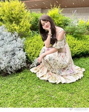 陈乔恩今日晒日常照，筷子腿小蛮腰身材完美，婚后被宠成小公主了 ​​​