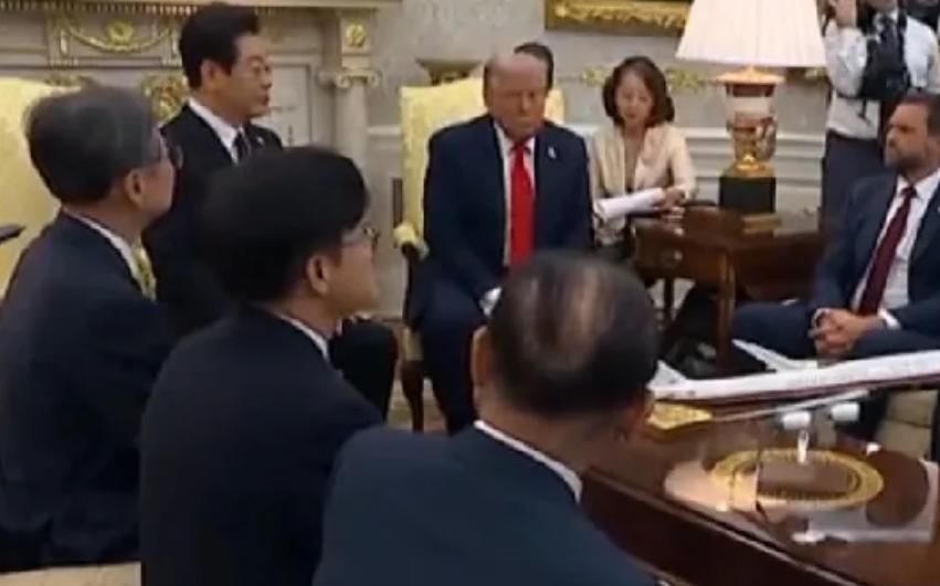 特朗普说如果中国不给稀土，他就对中国增加200%的关税。

只能说这就是特朗普的
