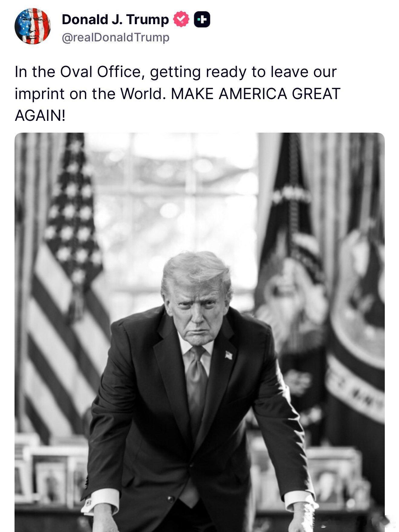 ‼️特朗普总统发布了一张他在椭圆形办公室的标志性照片:特朗普谈美军机南海坠毁原因