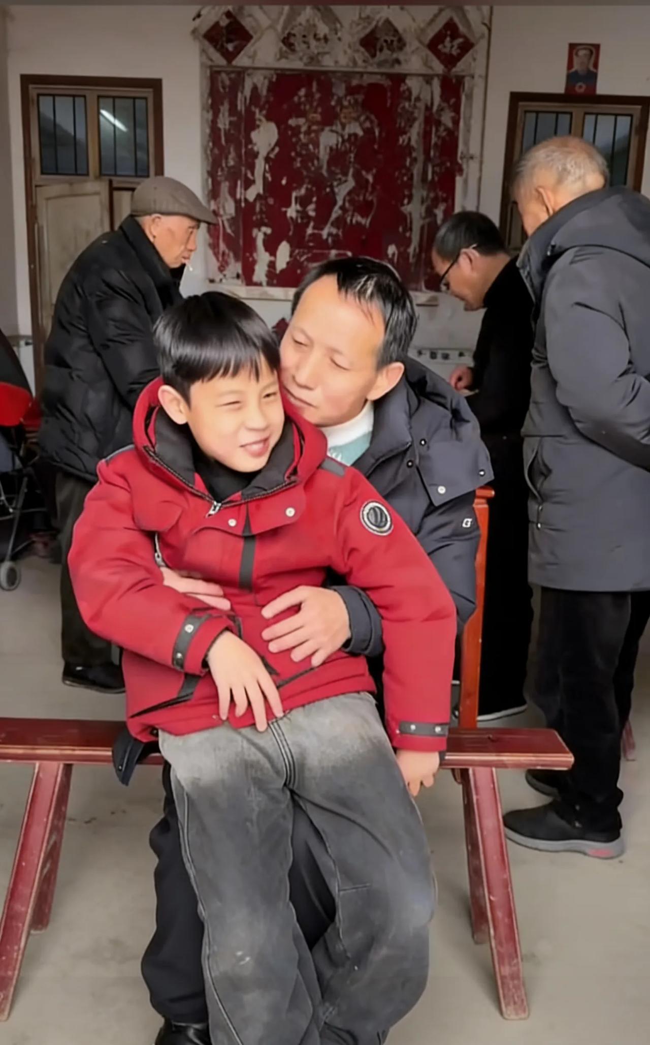 怕女儿离婚后受委屈，湖南老父亲让外孙改姓，为女儿立门户
 2026年2月5日，湖