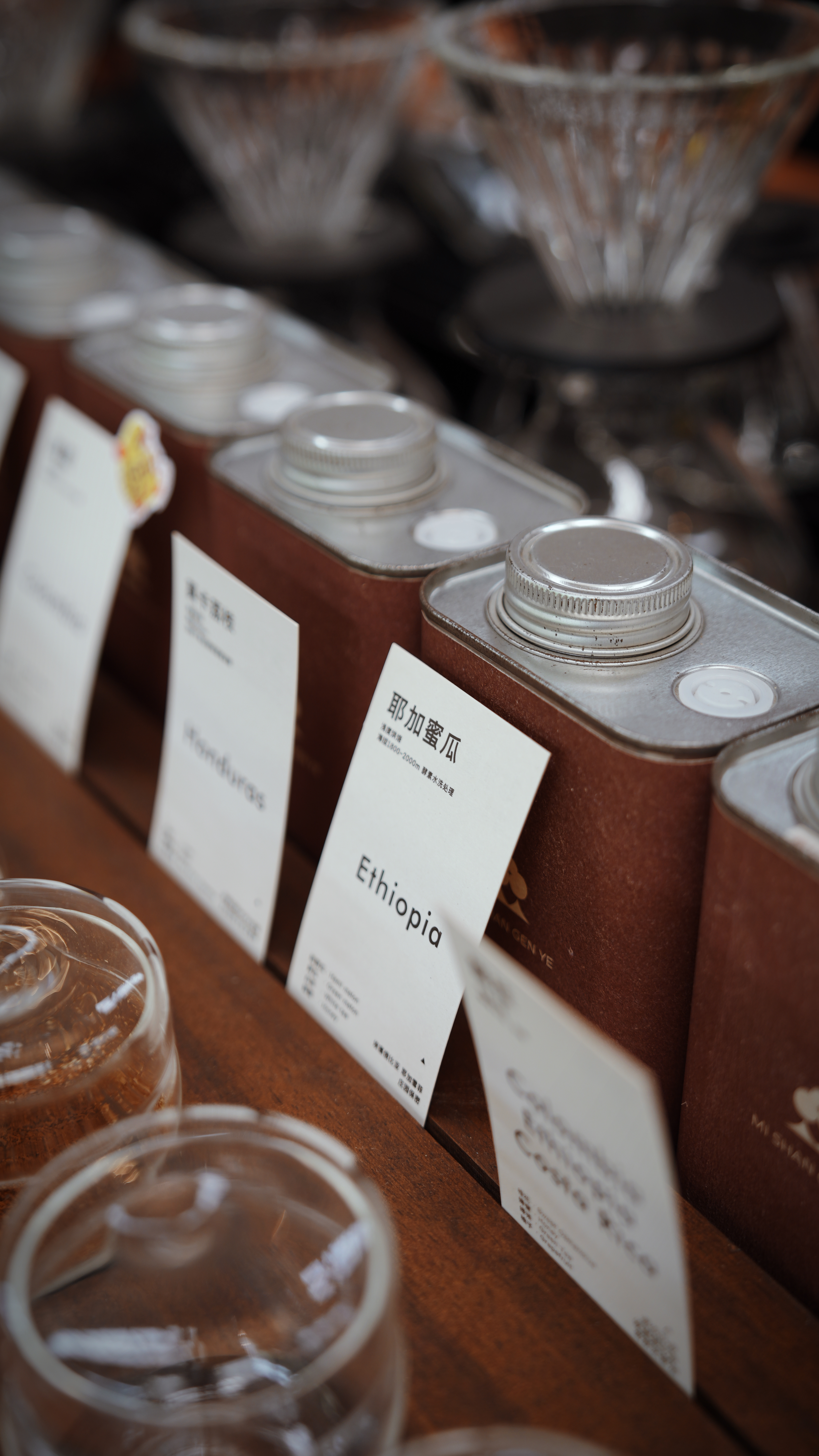 选了个冷萃-耶加蜜瓜，由这台价值20万的咖啡机做出来，味道不错，冷萃是这家咖啡馆