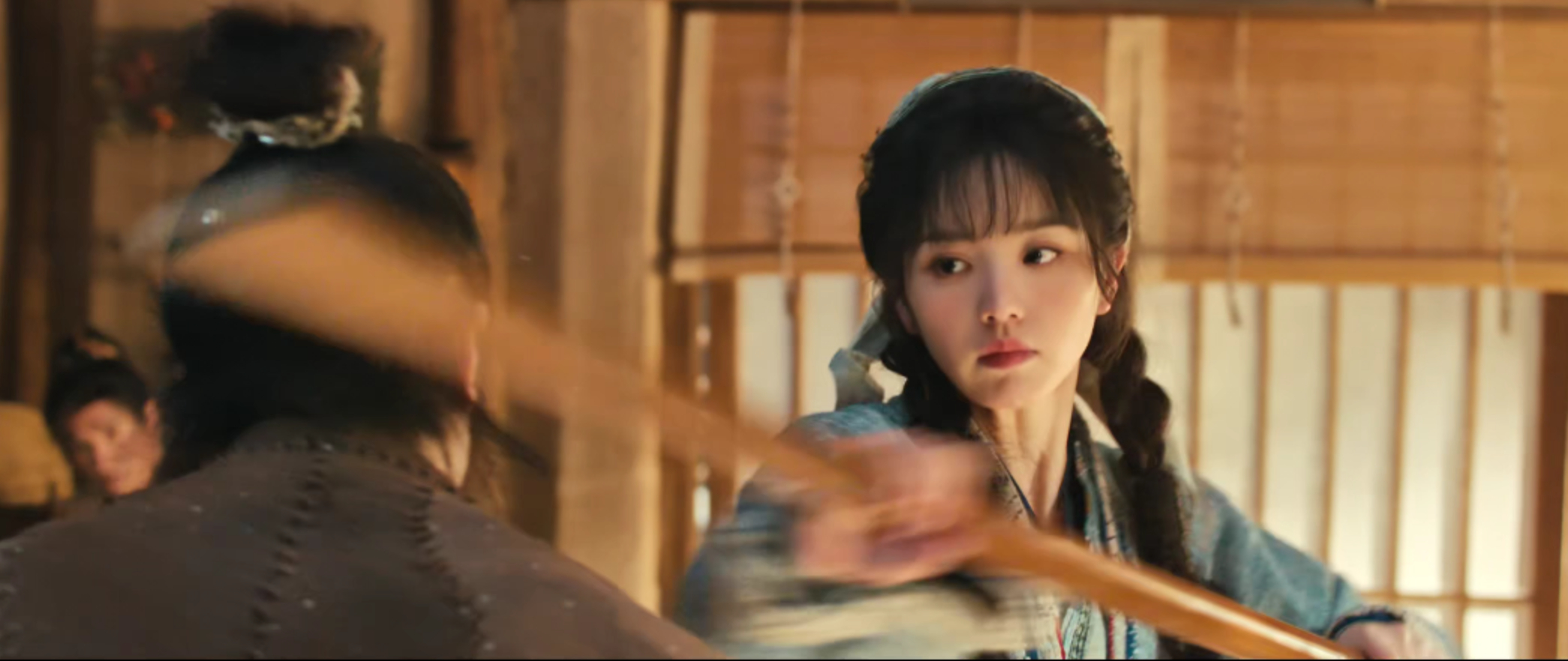 尽管没看过逐玉 原著，不太清楚具体情节，单从之前长玉料理猪仔的力气也猜到了她应该