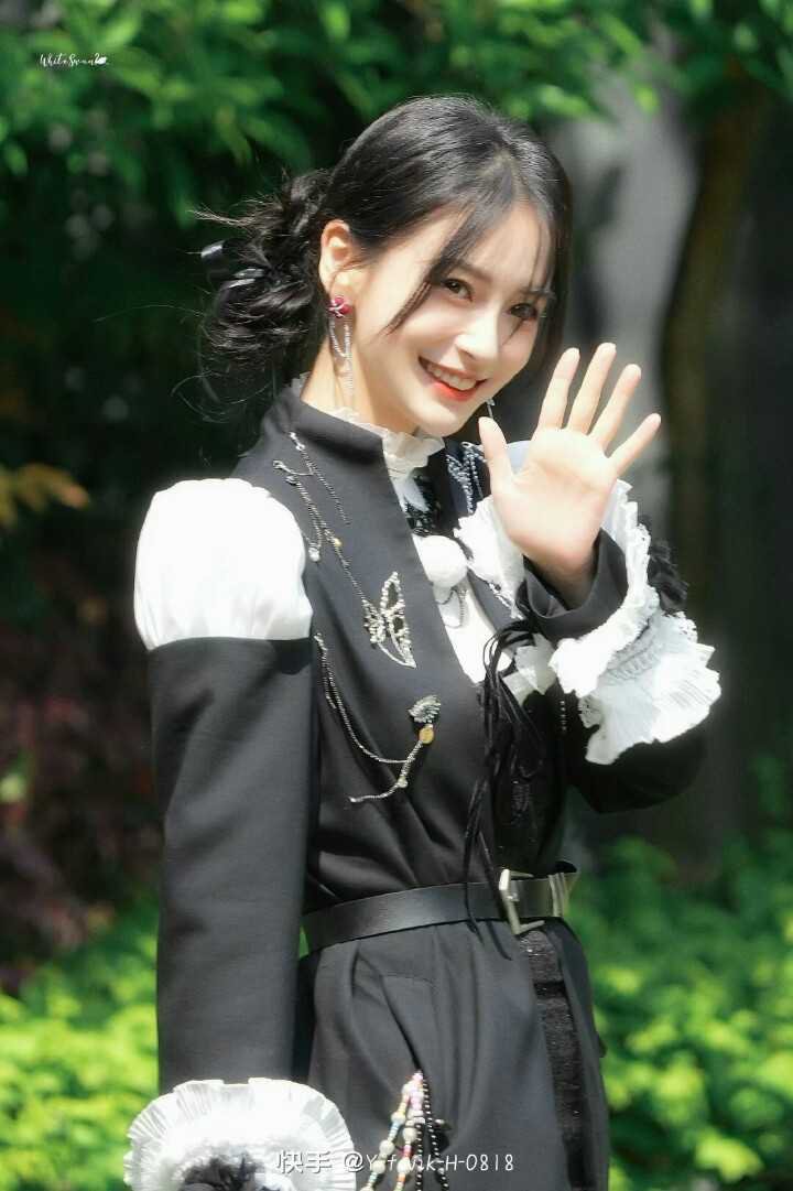 angelababy angelababy 与你相遇，是时光赠予我最珍贵的礼物，