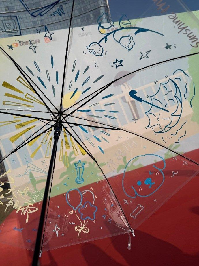 等我小了我也要做董思成同桌董思成白衬衫男高 董思成晒《今天是太阳雨》陈砚周白衬衫