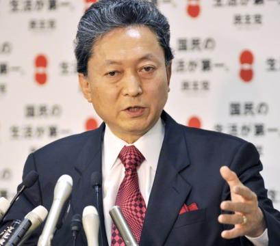 高市刚发出“战争宣言”，鸠山由纪夫就呼吁日本，与中国联手抗美!
鸠山由纪夫突然抛
