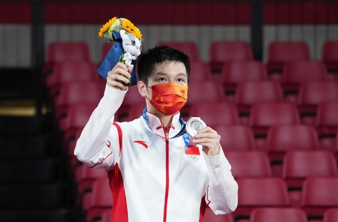 樊振东｜2021年东奥时期  清爽又帅气，存图直接换上，每一天都被东哥治愈 