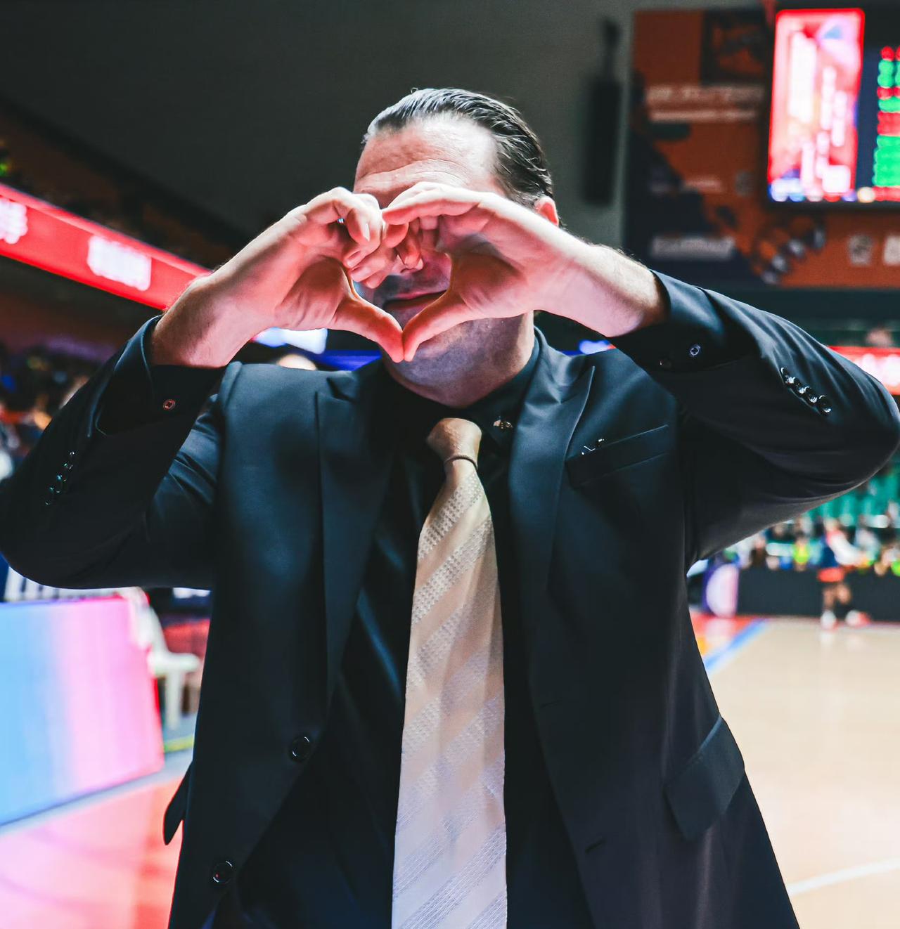 曾经的缘分已是过去，凯撒生日快乐