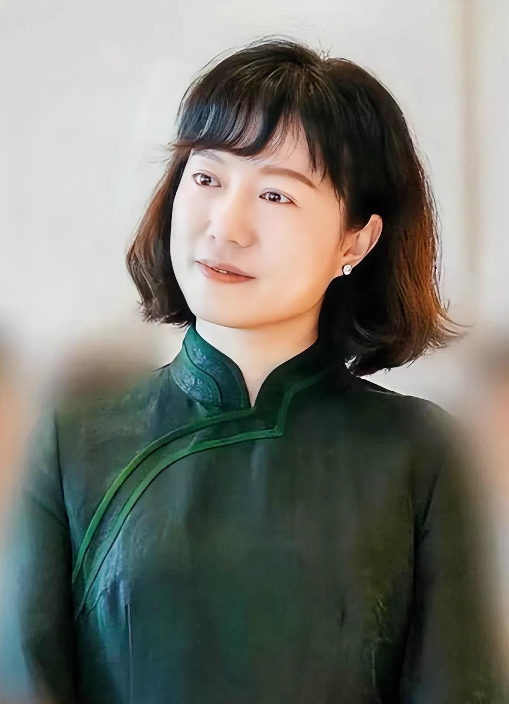 翁帆说：“人真正需要的其实不是婚姻，也不是性，甚至都不是伴侣，而是正向的亲密关系