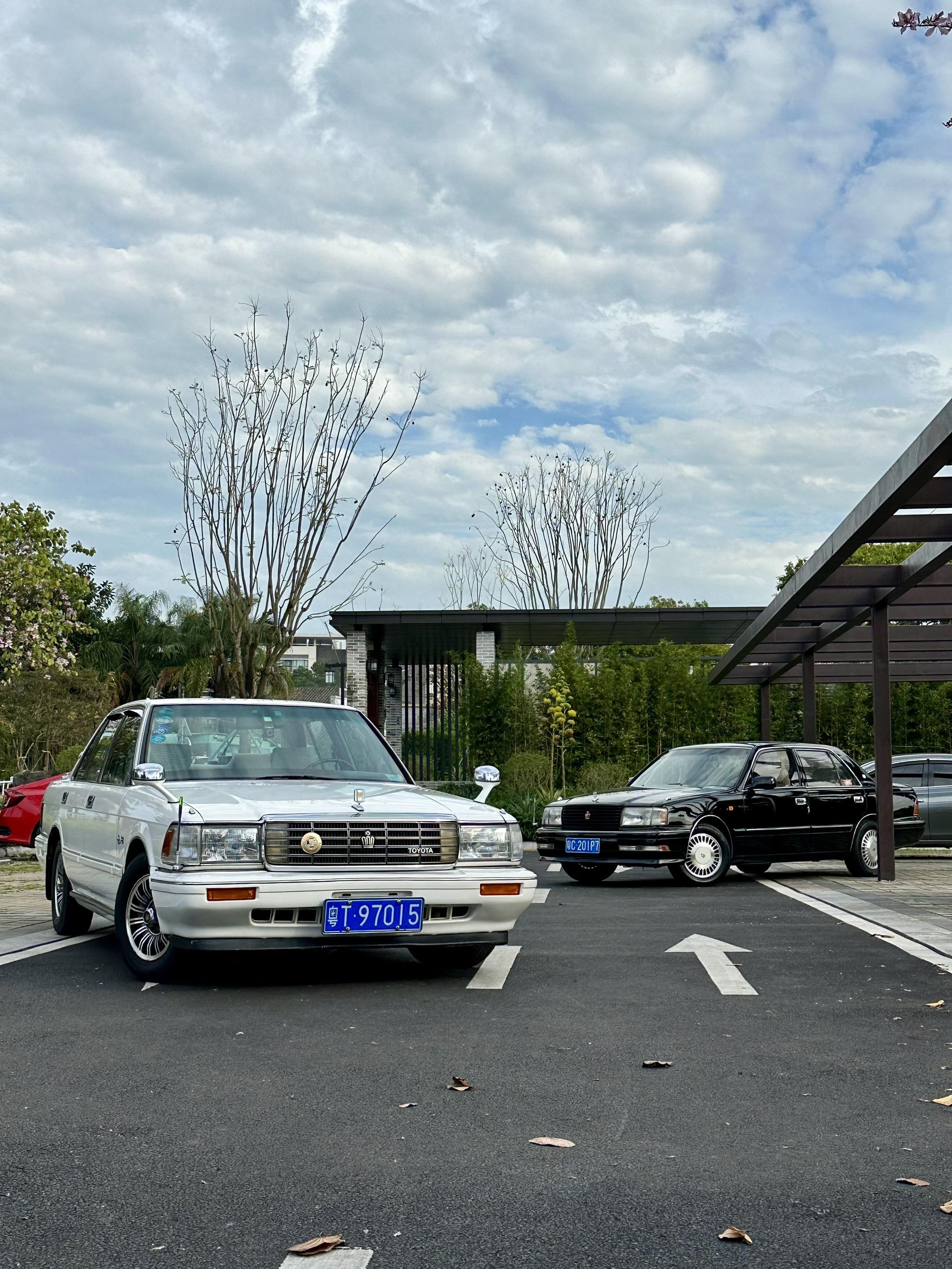 丰田皇冠MS132与JZS155怎么选？