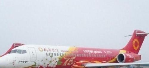 咱家的 C909，在越南飞了半年，租期一到，人家没续，飞机就这么飞回来了，很多人