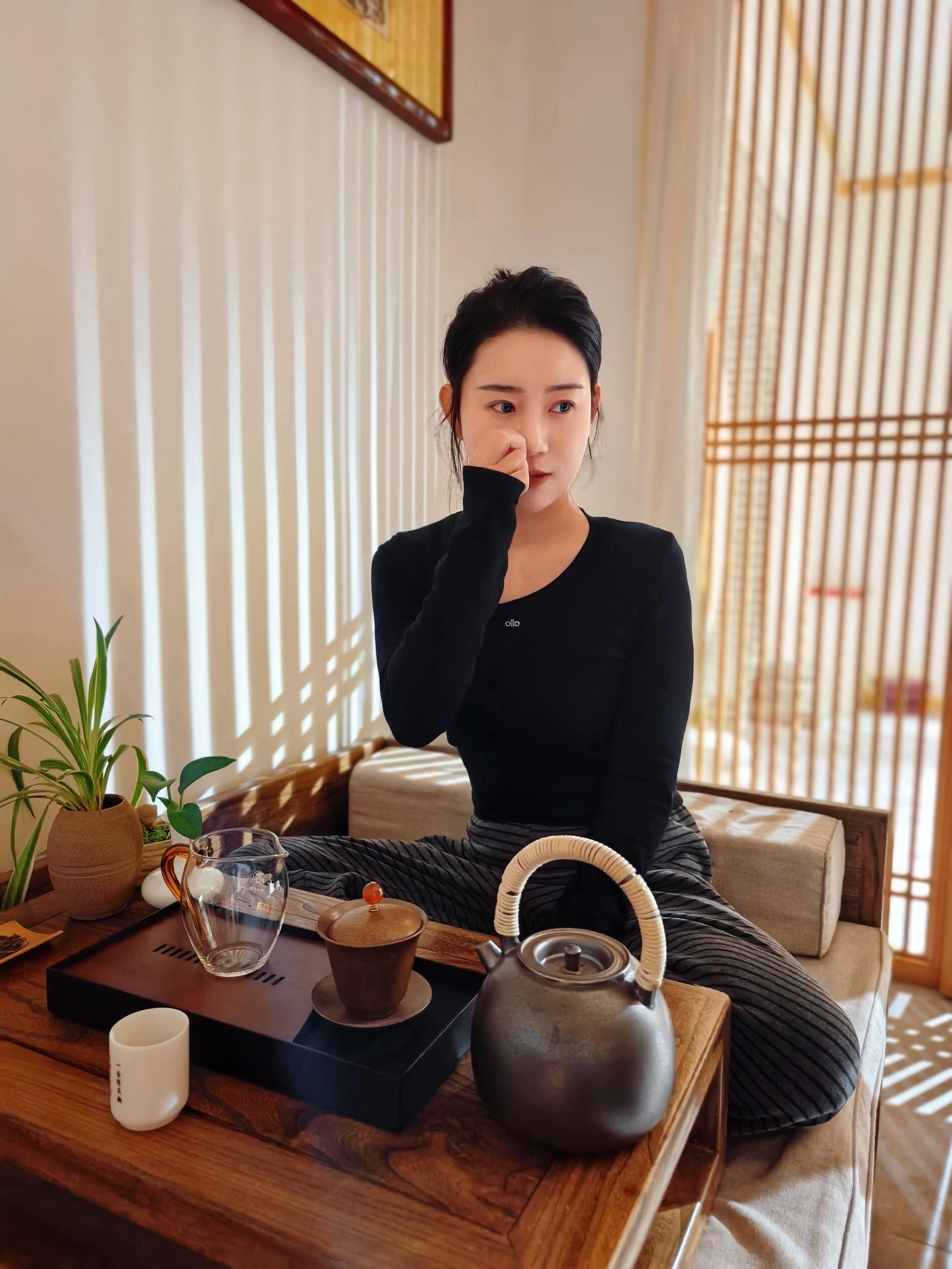 允许杯子有裂痕，允许故事有遗憾。