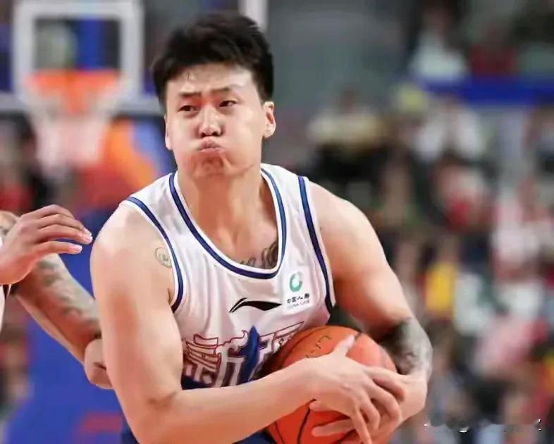 把话搁这，如果北京首钢不拉来第三方球队上桌谈判，他们是很难从新疆拿到赵睿的签约权
