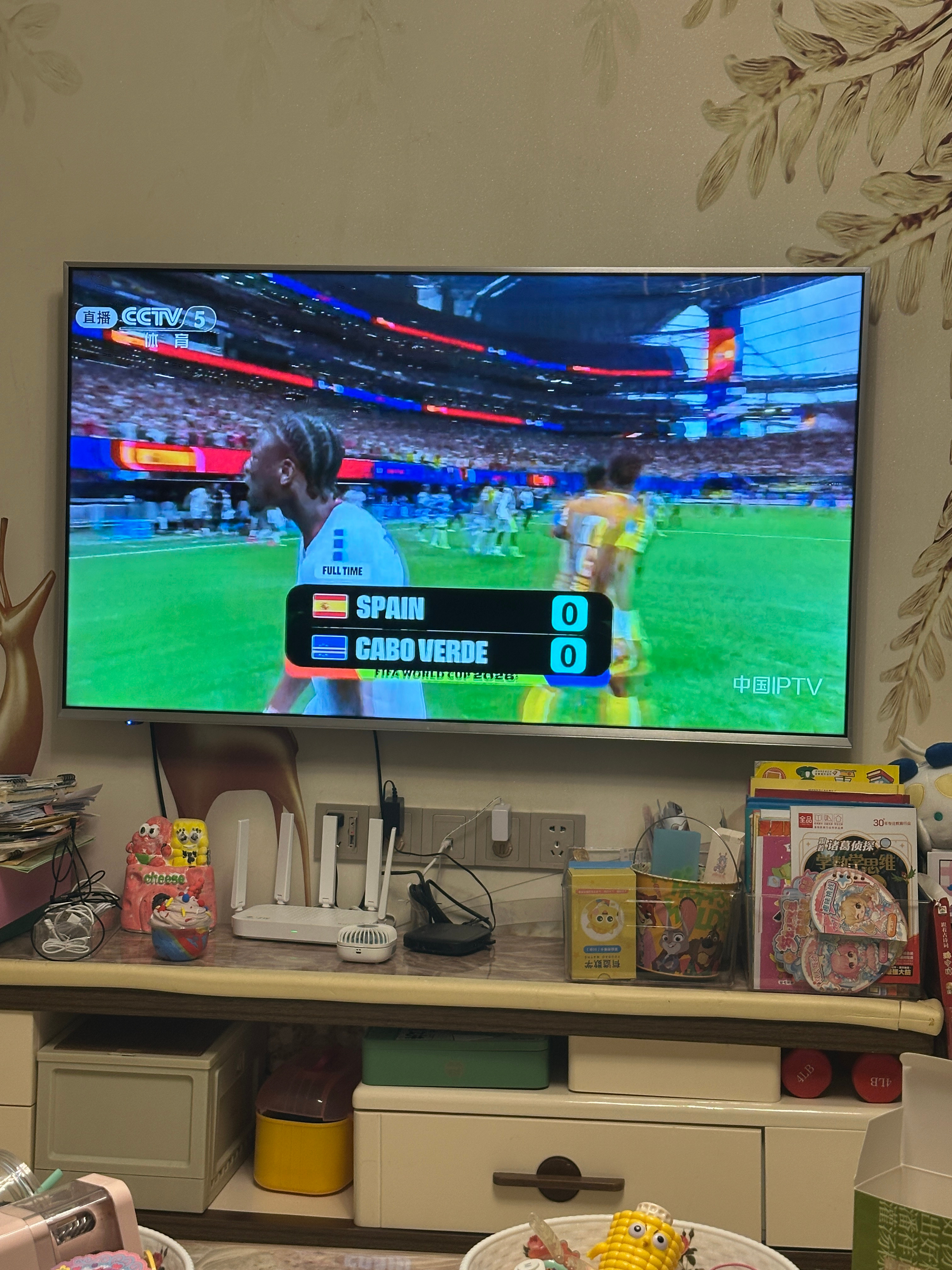 西班牙🇪🇸0-0佛得角🇨🇻板鸭好菜啊 整场传球看得无聊 打个非洲队都这么
