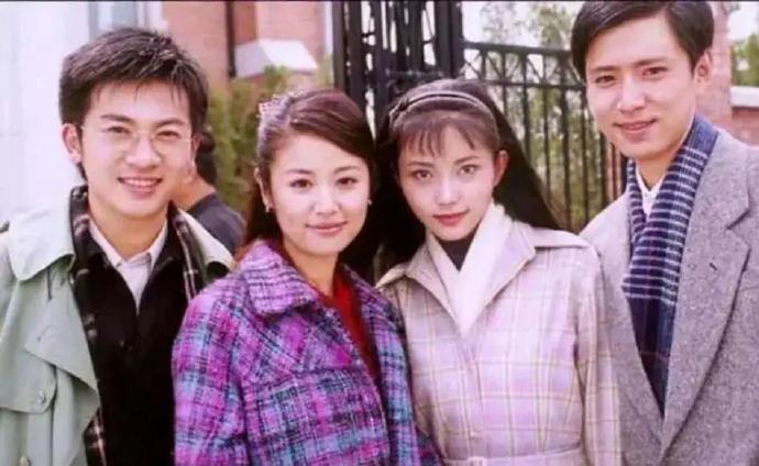 《情深深雨蒙蒙》里的四位主演，尔豪和方瑜真的是超高颜值的一对了，可惜方瑜刚成名就
