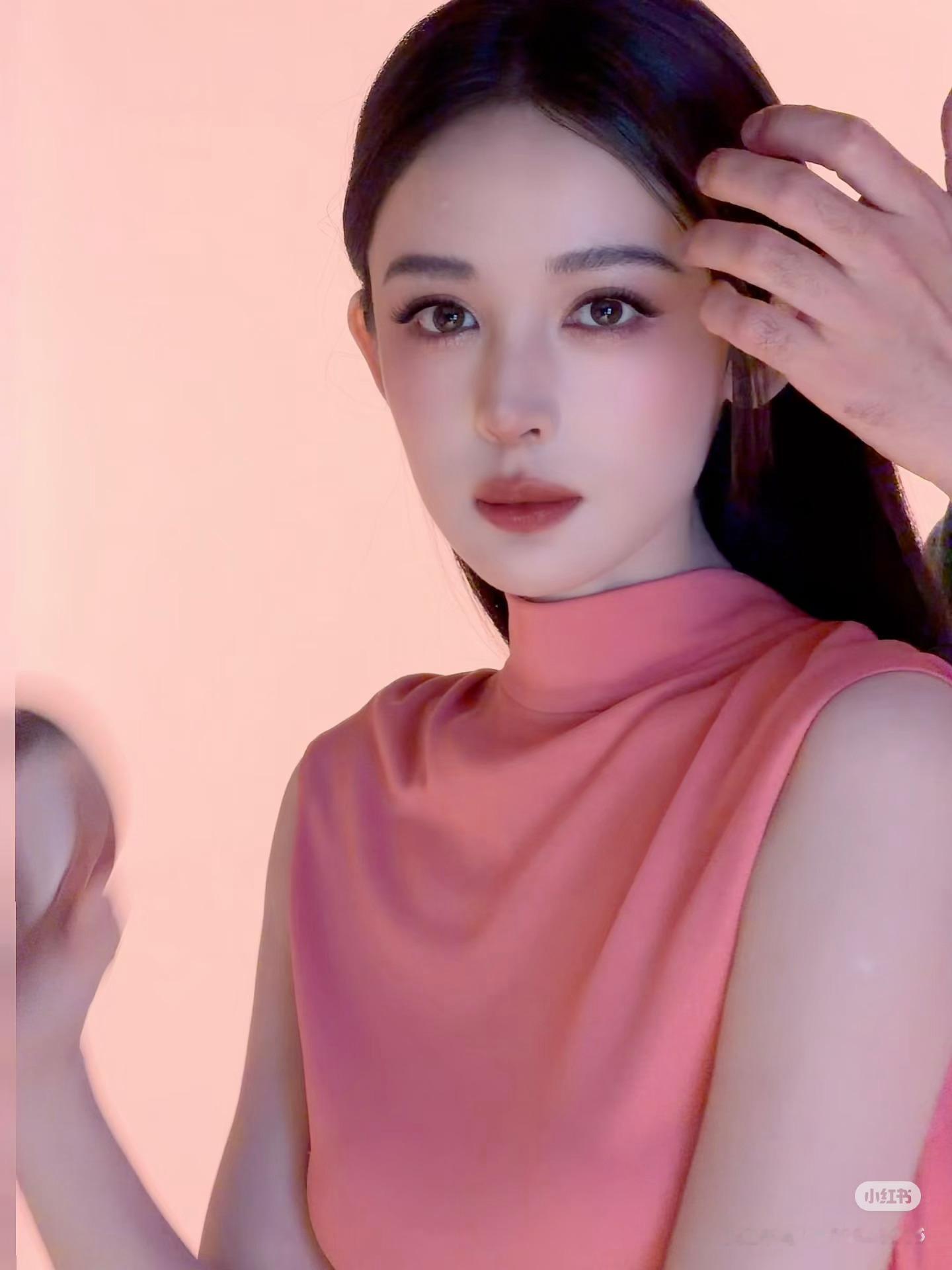 娜么昊看  🌸更新小红📕一则：粉粉的也太可爱了吧！     夏日水蜜桃🍑 