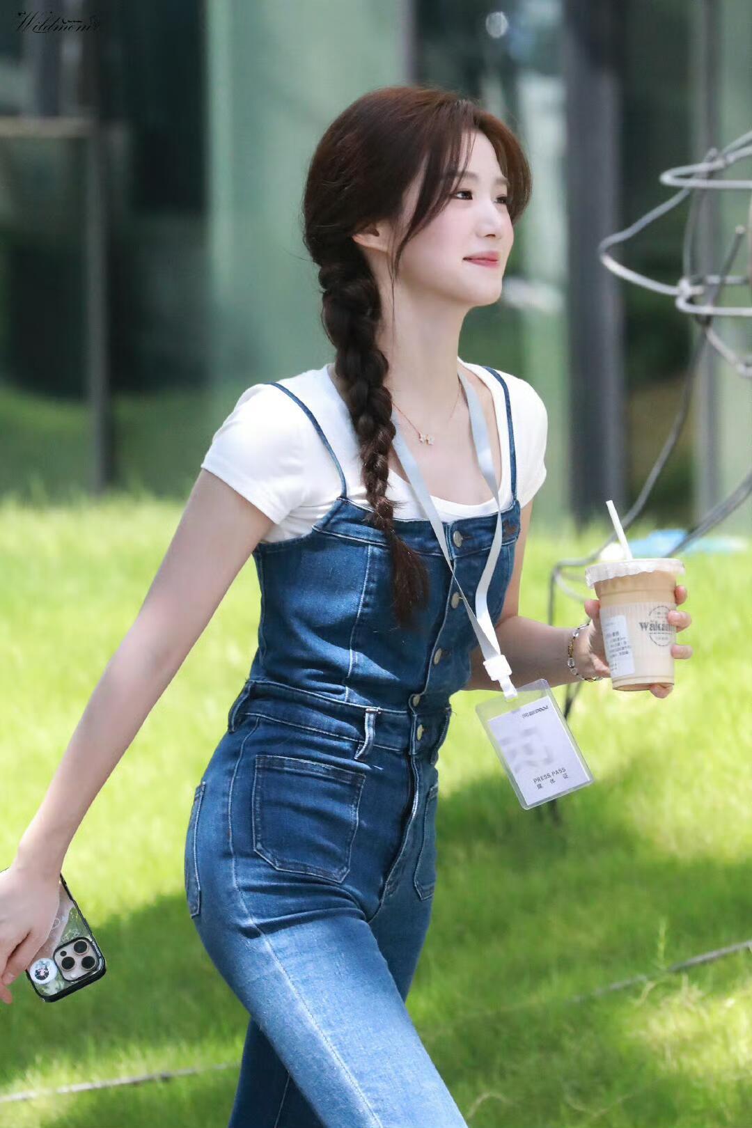 卢昱晓好有事业心，短短10个月瘦一大圈…女明星瘦瘦瘦的含金量还在上升 