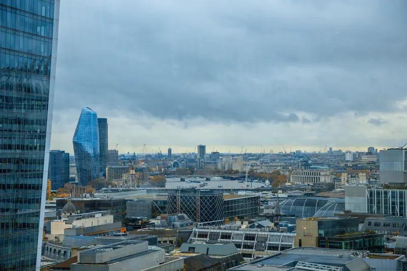 作为全球大都市的代表，欧洲最大经济城市伦敦，他们交通一直饱受争议，已经连续三年被