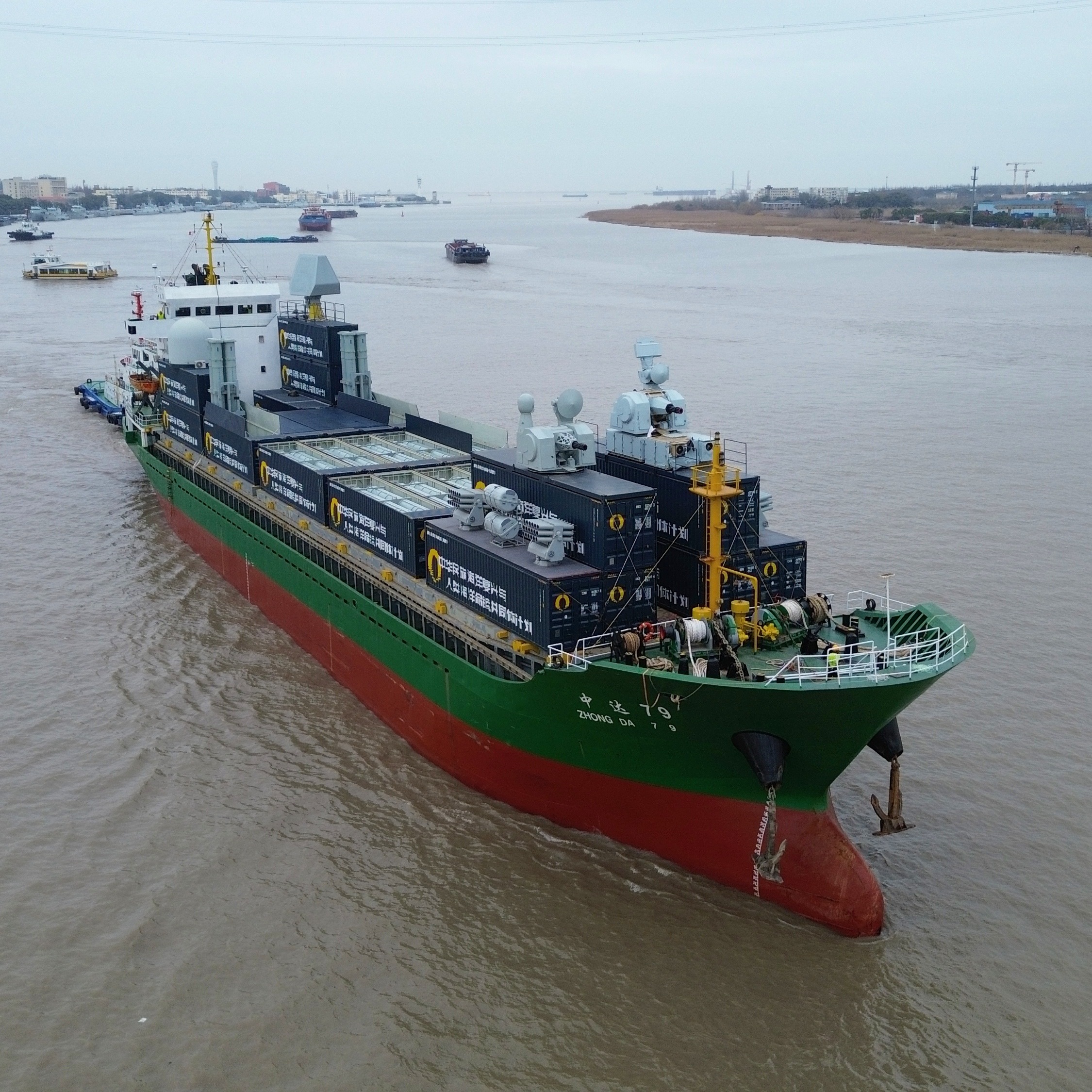 奇奇怪怪的箱船近况，图源:Posh Teal。 