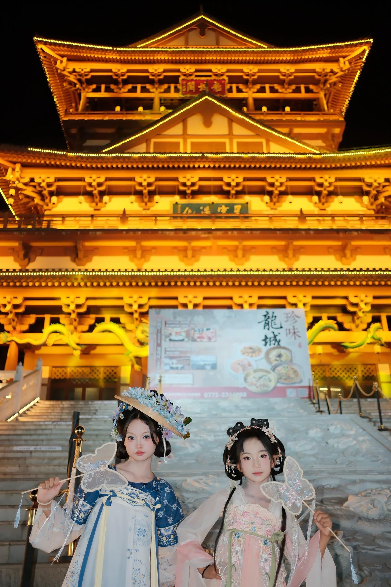 窑埠古镇，打卡拍照唐风汉服妆造 国风穿搭分享 古风姐妹 国风夜游