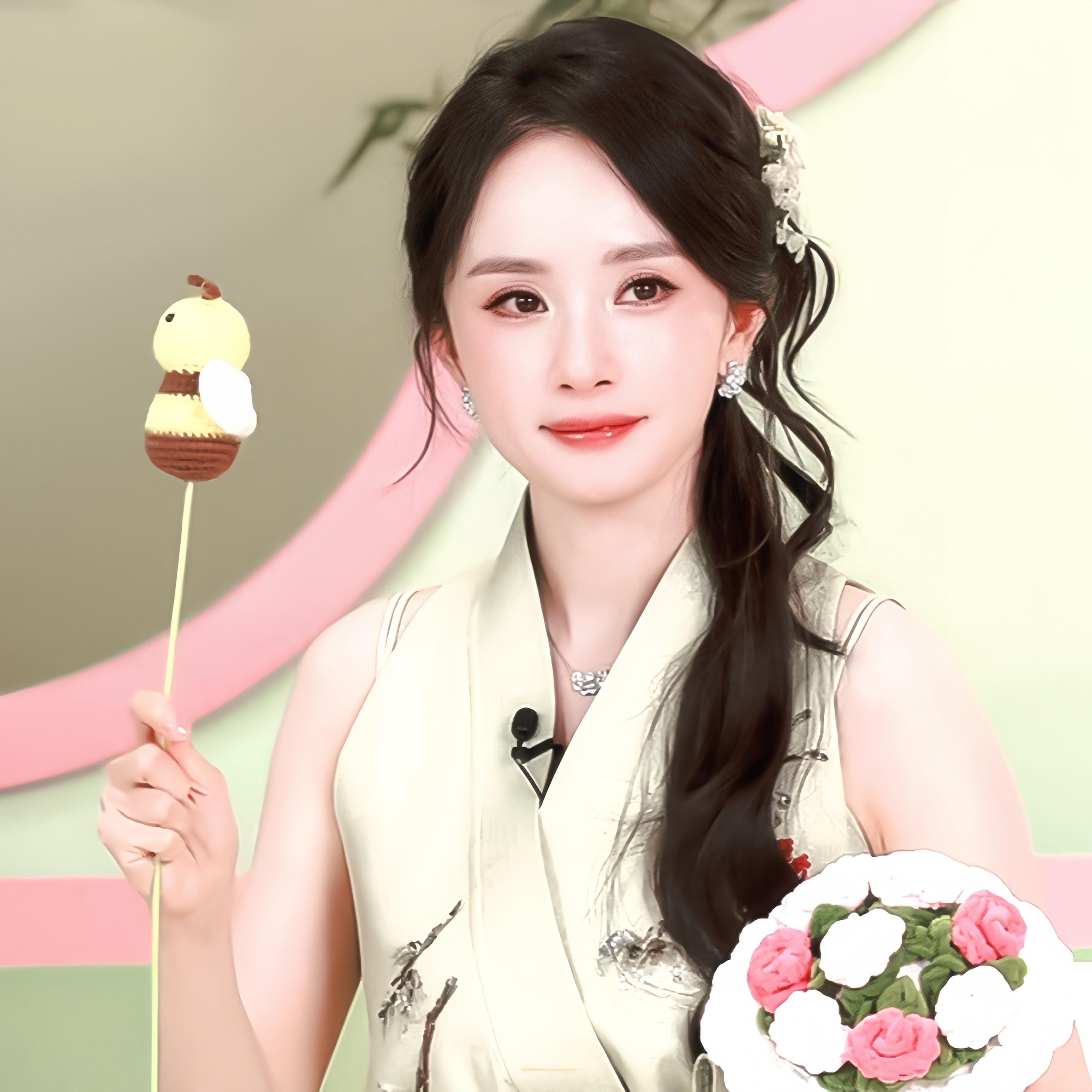 ▪️ 杨幂  ｜ 🍋🟩🐝四舍五入也是和小幂贴贴了杨幂