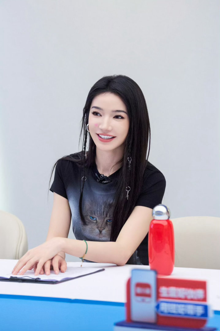 浪姐第三次公演推迟直播录制 姐姐们继续加油练，好好打磨舞台。等得起，只要后面还是