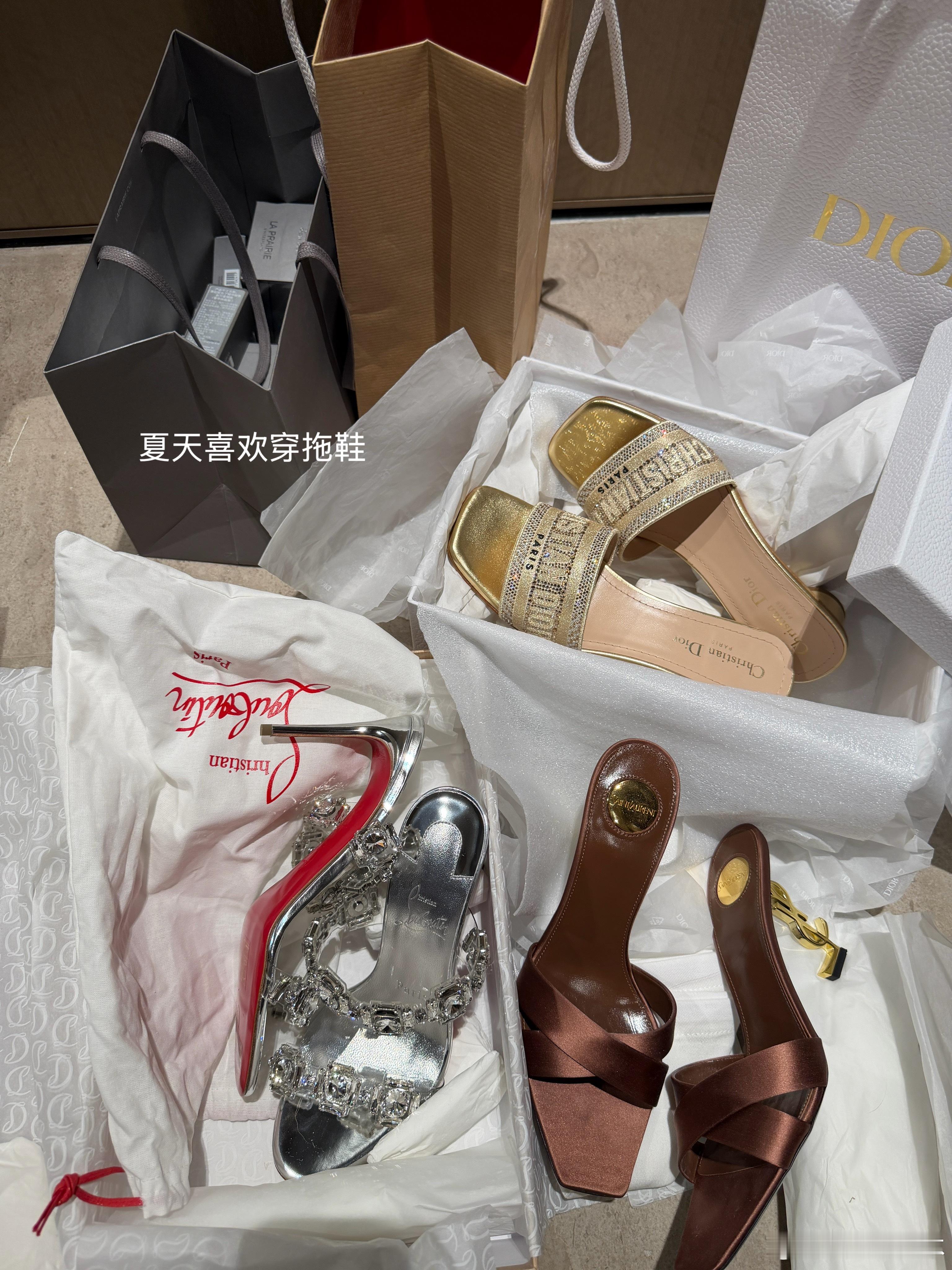 我喜欢和朋友在一起 不管做什么我都觉得开心 