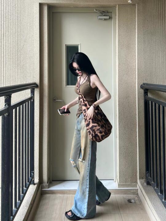 提前看一下明天穿什么！