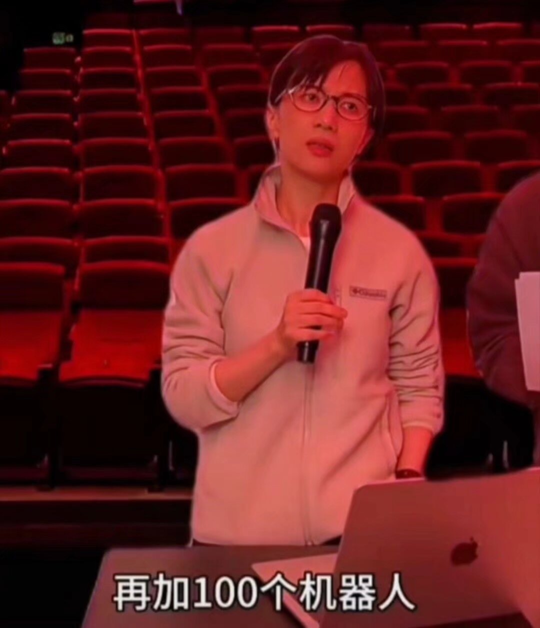 Papi：再加100个机器人 春晚段子大考春晚