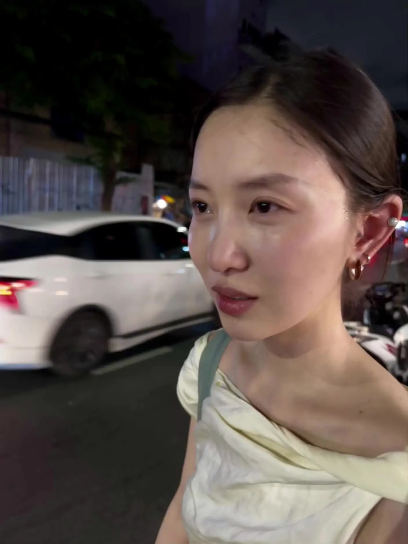 爱是下意识的惦记和心疼,愧疚常觉亏欠,唯独不是那句我对你已经够好了.